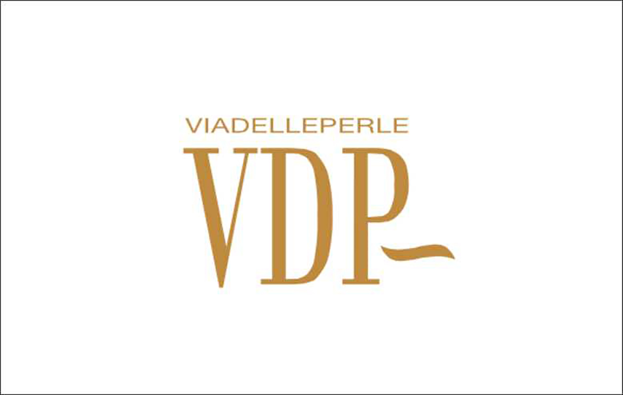 Оформление витрин для бренда VDP